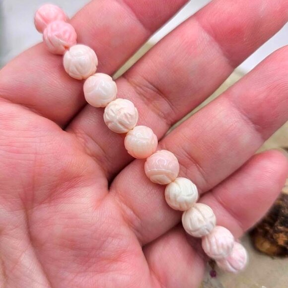 Nature Queen Pink Conch Lotus Carving Bead Butterfly Charm Bracelet - Picture 10 of 10